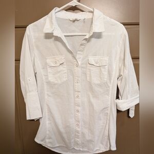 White Button Up Collar Shirt. Size Medium..